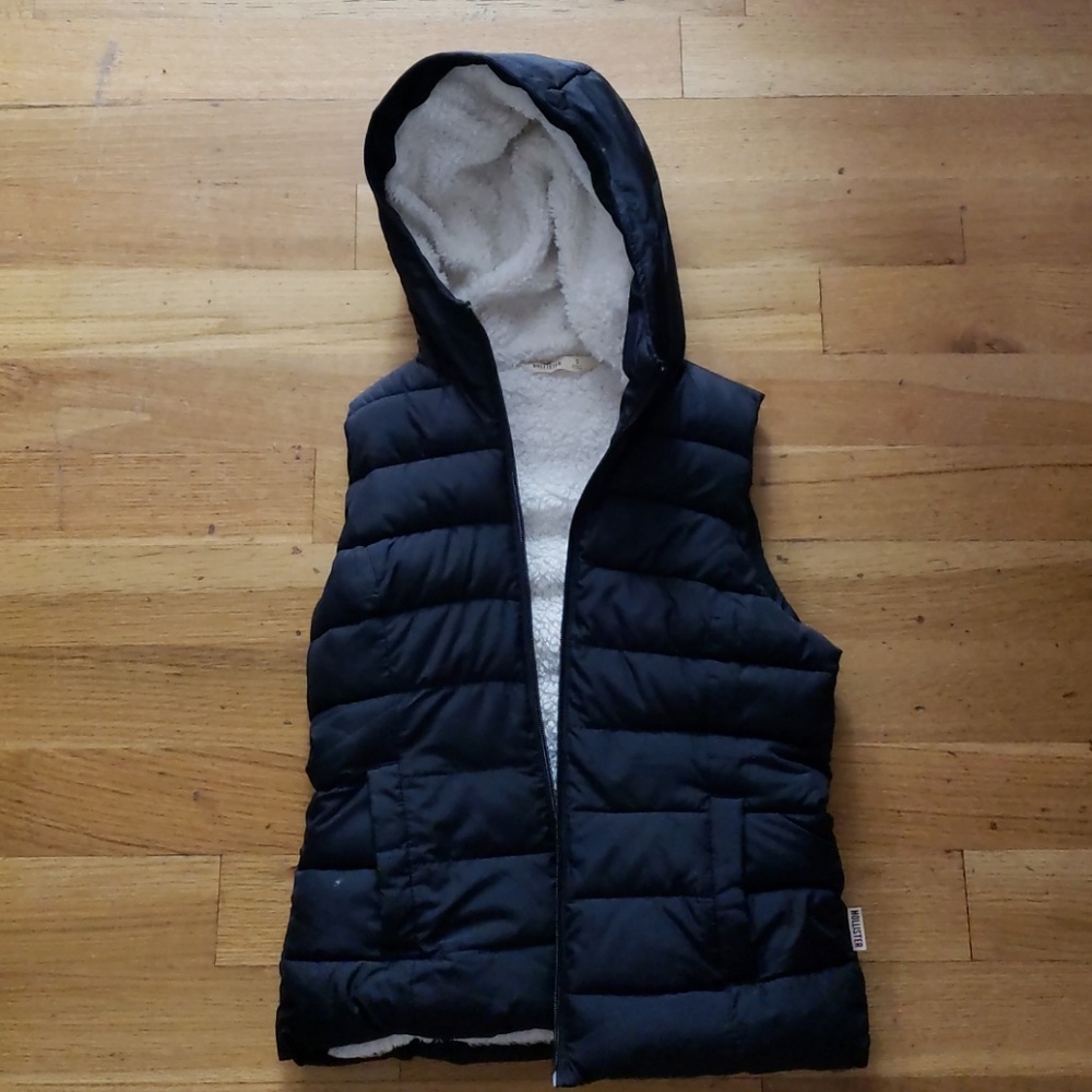 Hollister vest